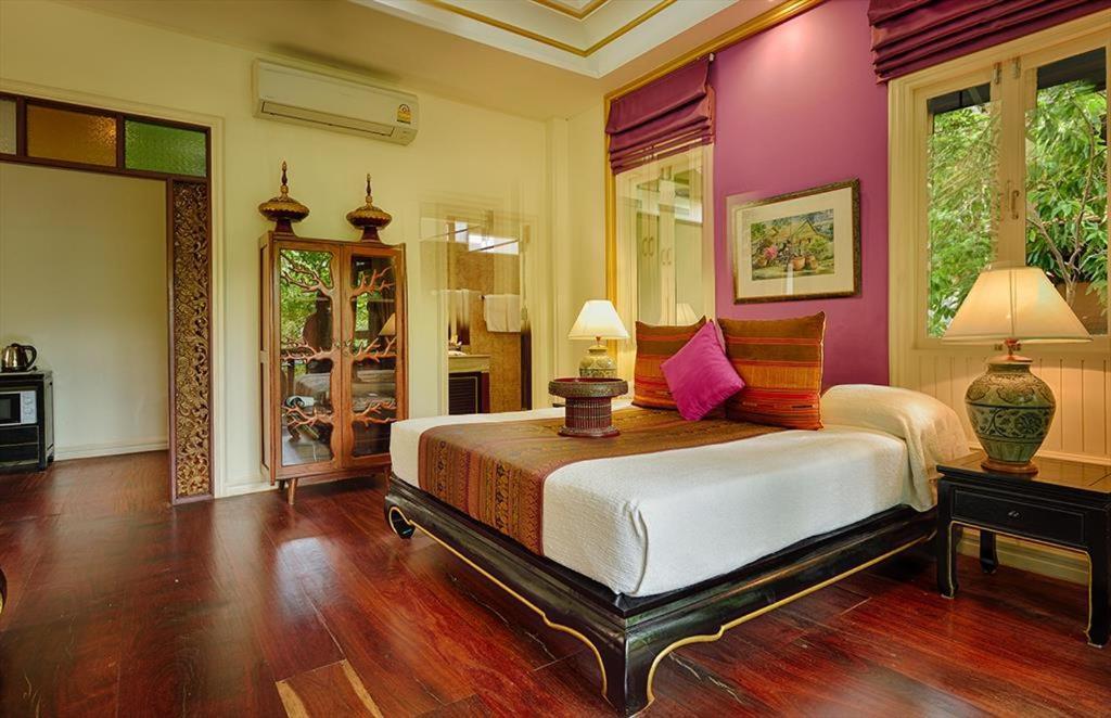 Gold Forest Upstairs Room Near Pool View